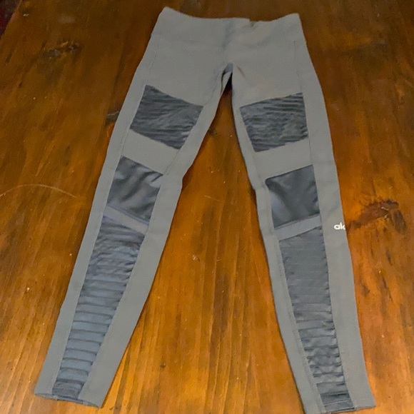 ALO YOGA GRAY MOTO LEGGING💖 - Picture 3 of 15